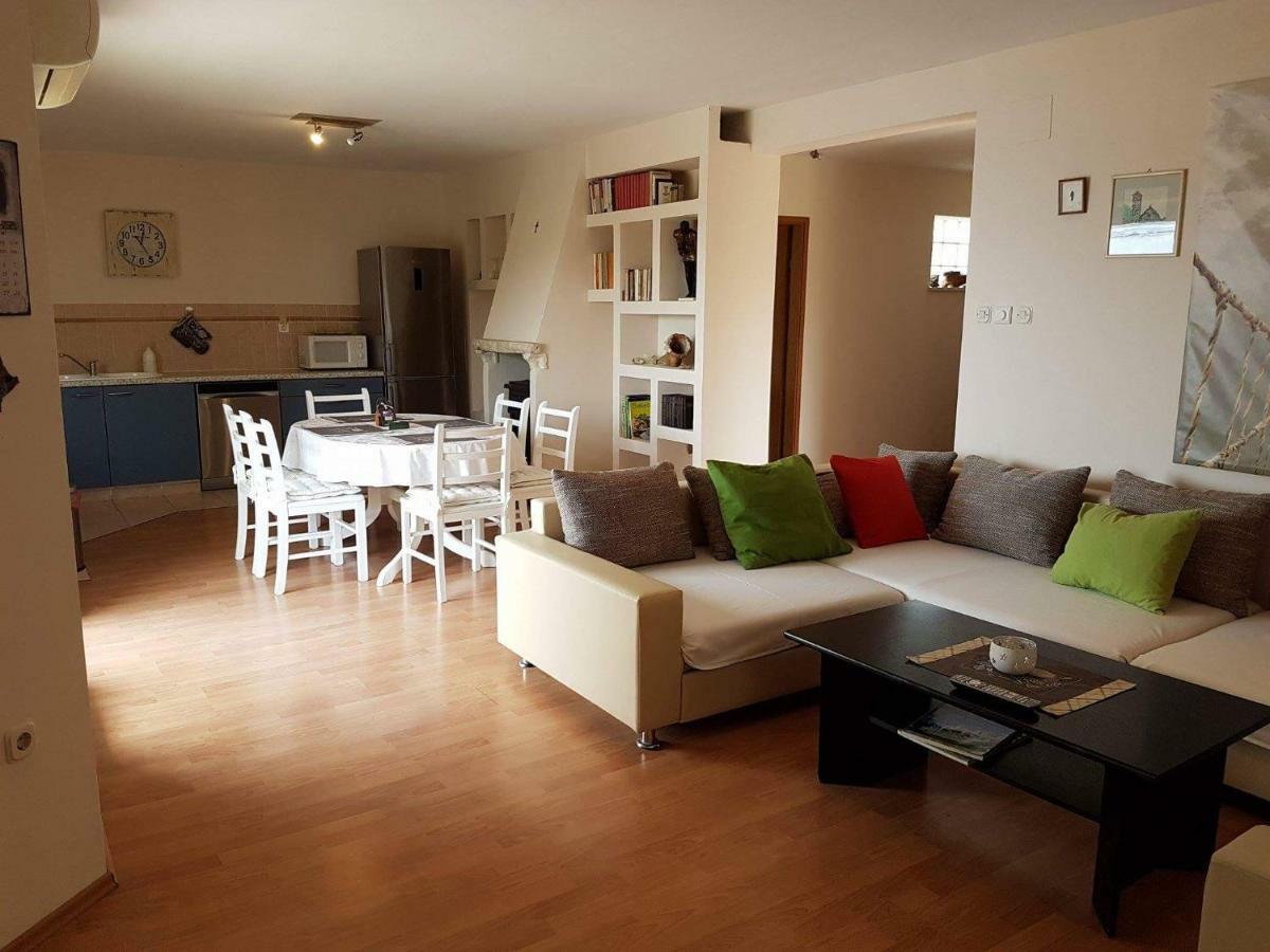 Apartment Tempera Povlja  Esterno foto